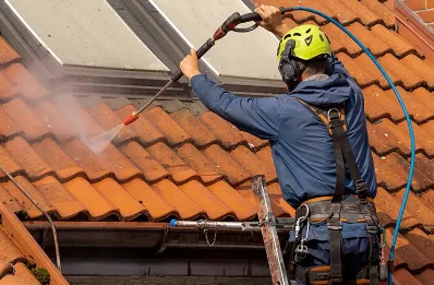 Démoussage et hydrofuge de toiture à Lachalade
